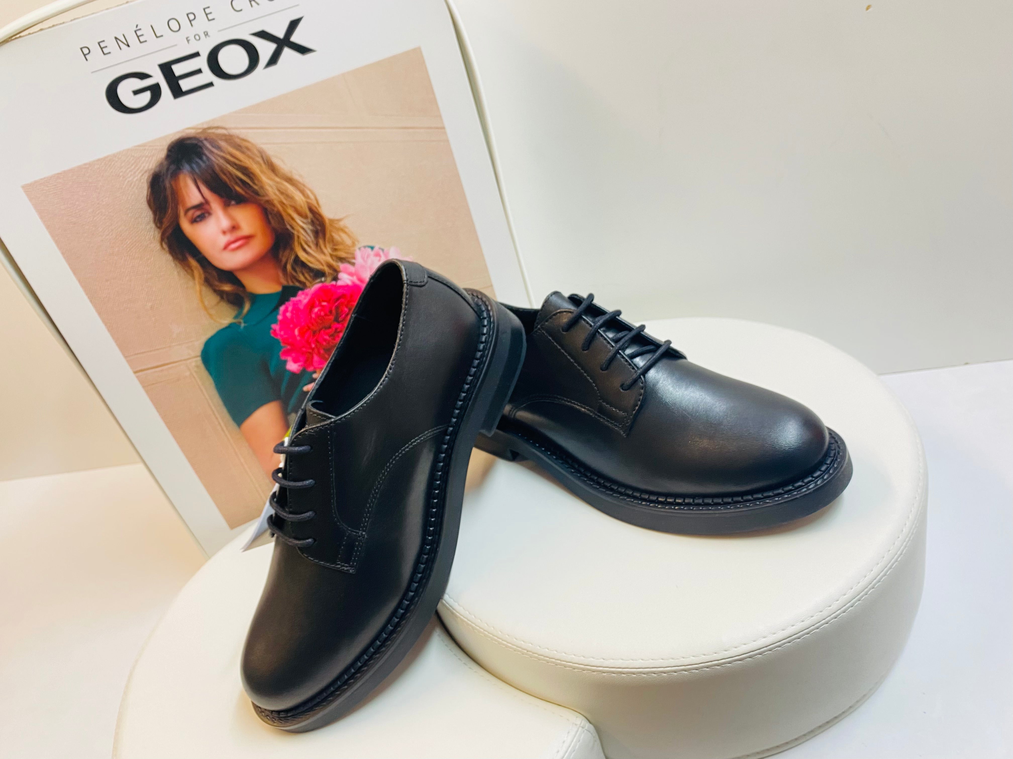 Geox D46WYE 00043 Serilda scarpa stringata donna nero