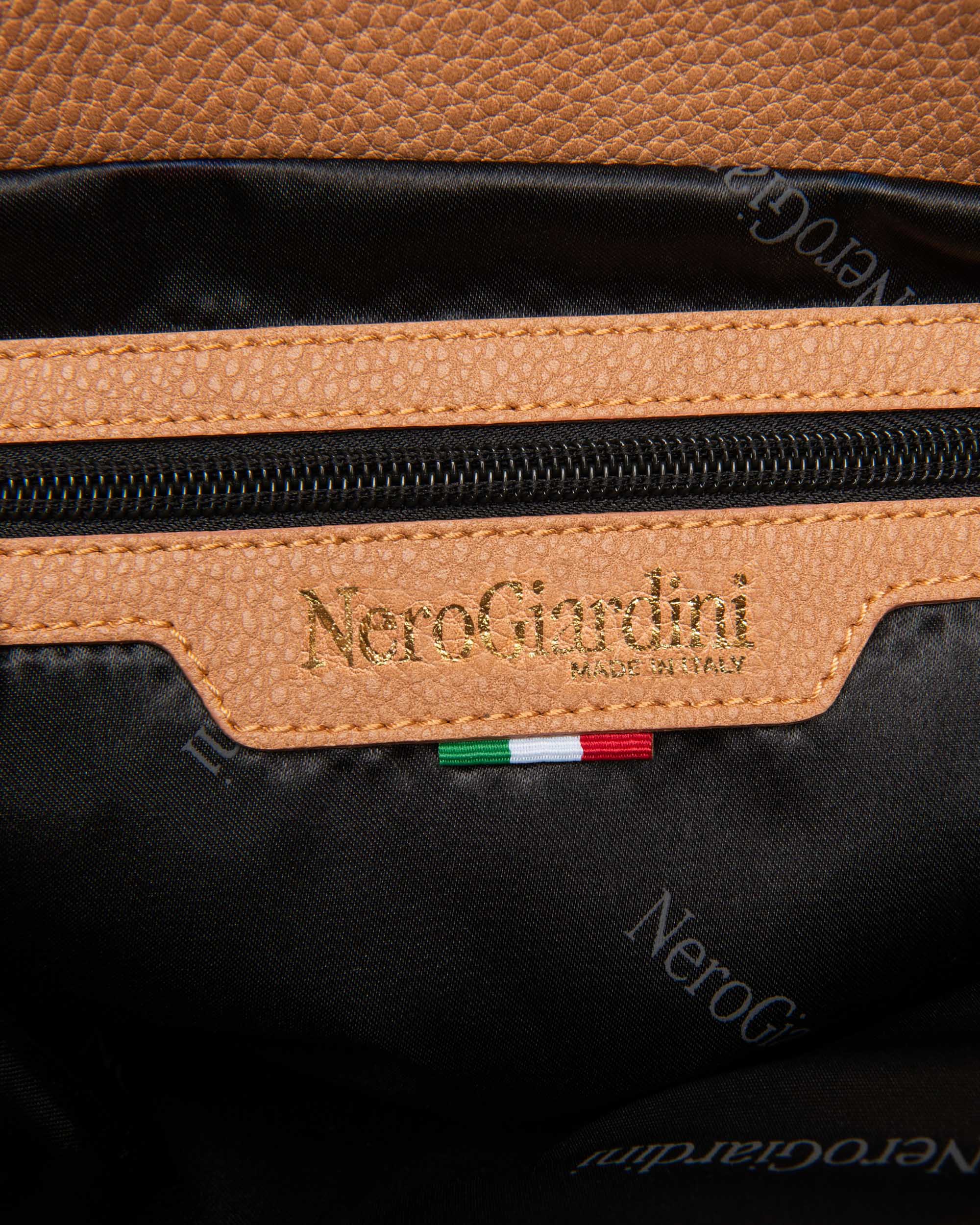 Nero Giardini I443832D Borsa a spalla da donna in materiale tecnico moro